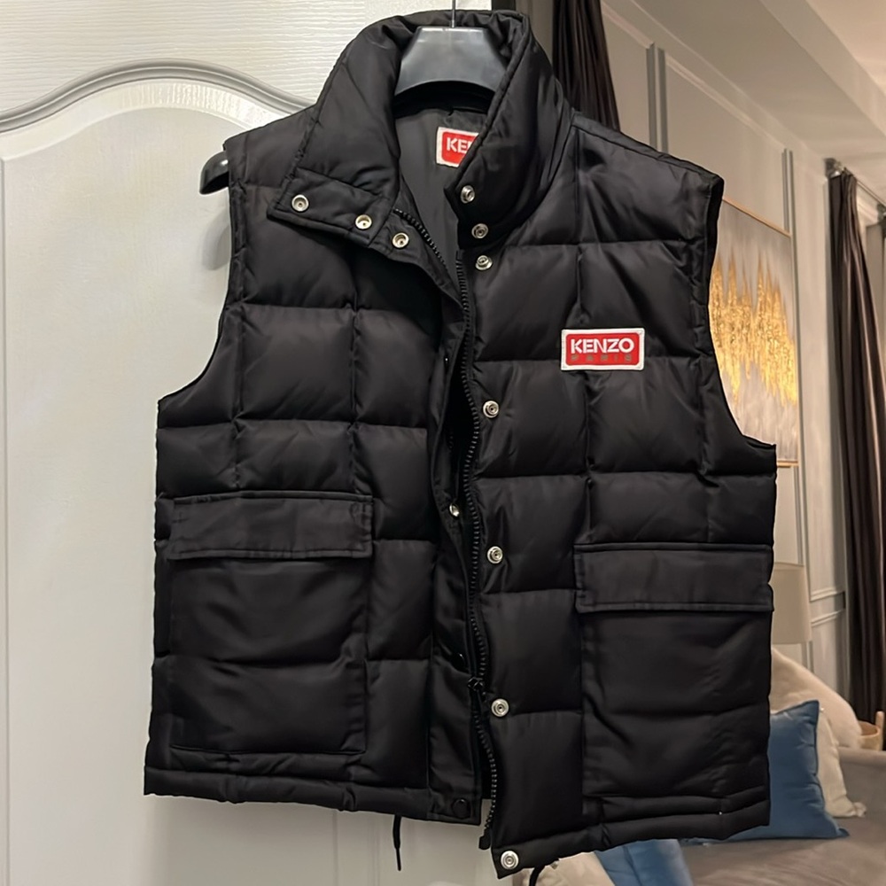 Kenzo Black Puffer Vest Used a little pristine excellent condition like new
